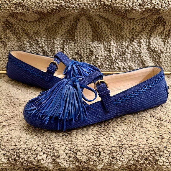NWOB Tod's Gommino Fringed Suede Driving Loafers in Royal Blue Size 39.5 or 9.5 - Picture 1 of 5